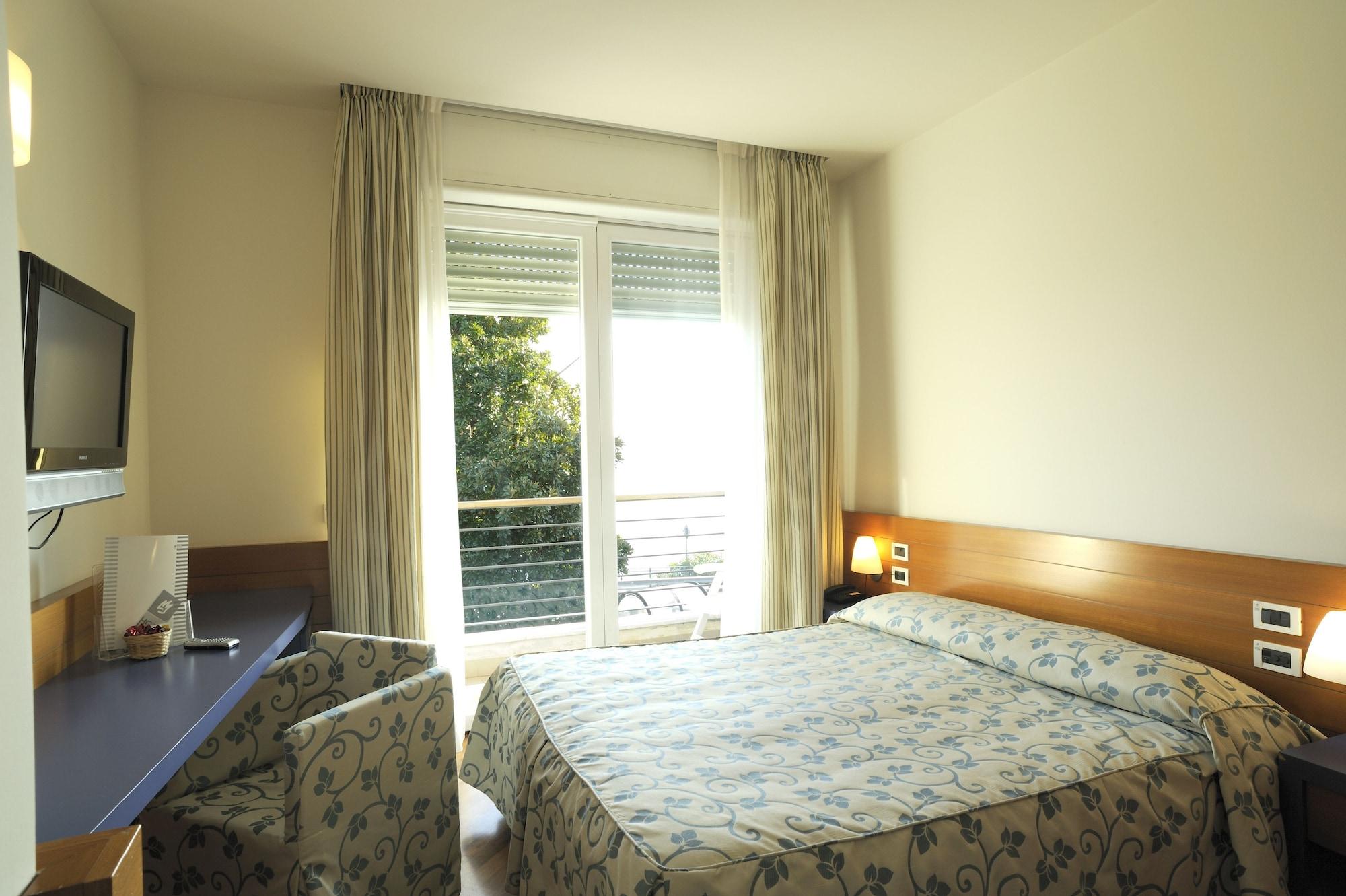 Hotel Le Roi Varazze Ngoại thất bức ảnh
