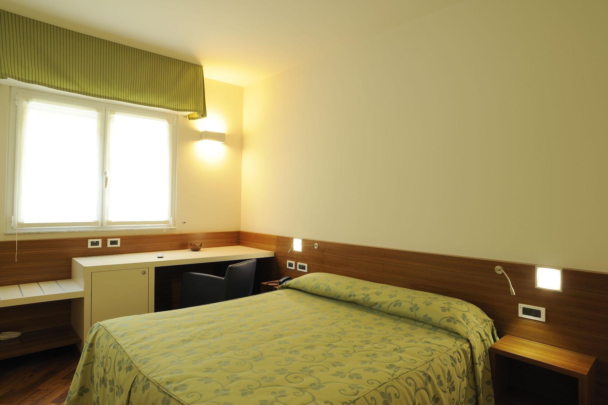 Hotel Le Roi Varazze Ngoại thất bức ảnh