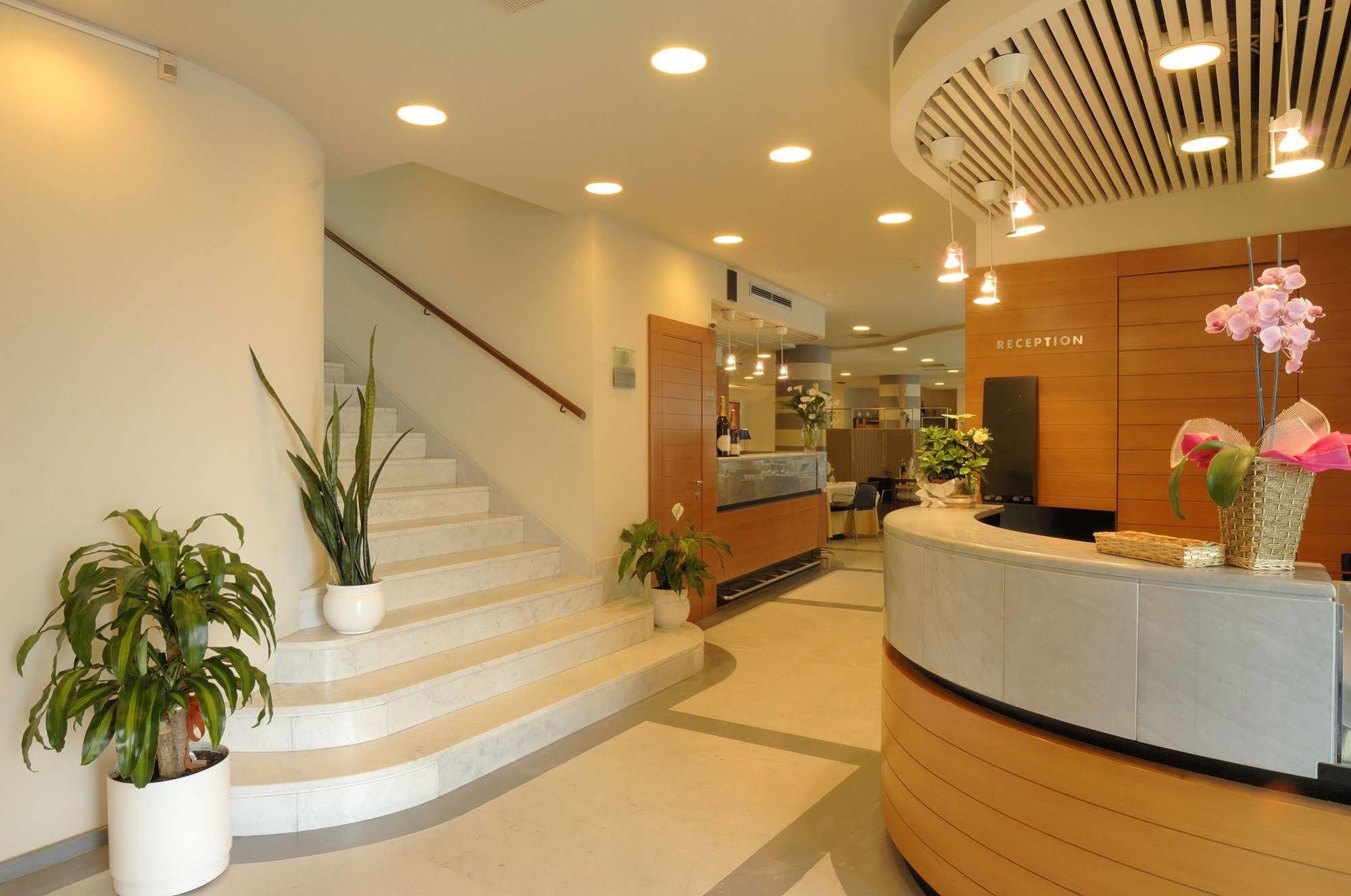 Hotel Le Roi Varazze Ngoại thất bức ảnh